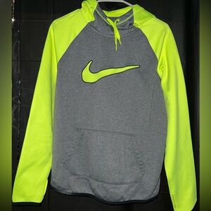 Nike 'Therma-Fit' hoodie. Worn once! Size M.